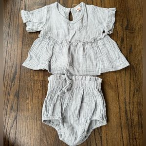 Gauze-y two piece toddler set